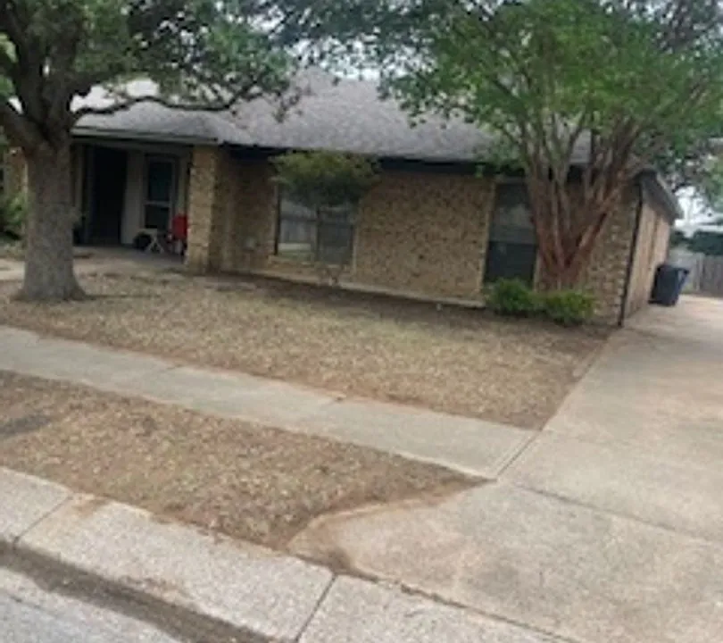 104 Glade Shadow Dr