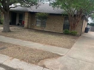 104 Glade Shadow Dr, Euless, TX 76039