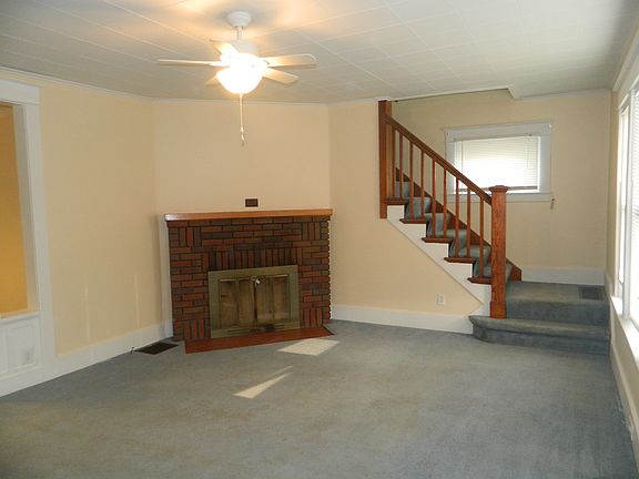 Living Room w/Fireplace