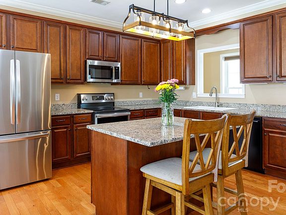 2nd image of 1108 King Rd