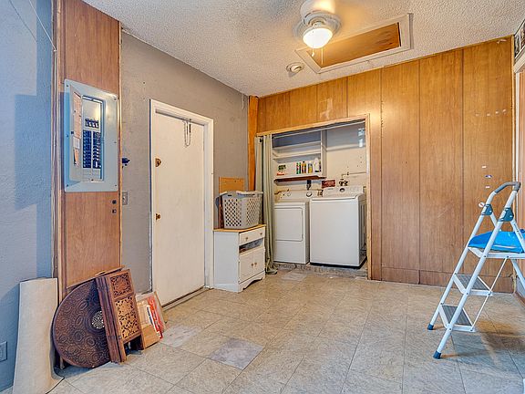 5th image of 1436 Douglas Ave