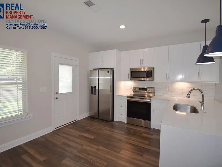 555 Gresham Ln #E4 — Photo 7
