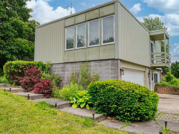 5215 Scenicvue Dr, Flint, MI 48532