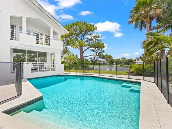 536 Turtle Hatch Rd, Naples, FL 34103
