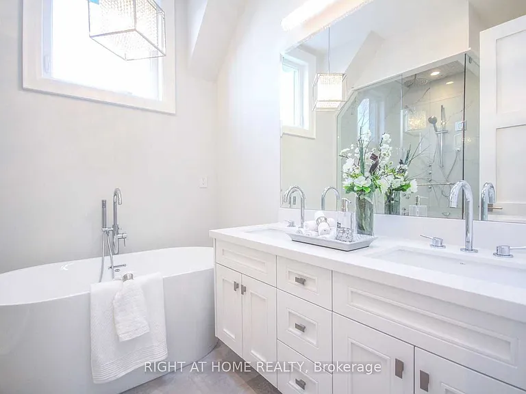 289 Connaught Ave — Photo 15