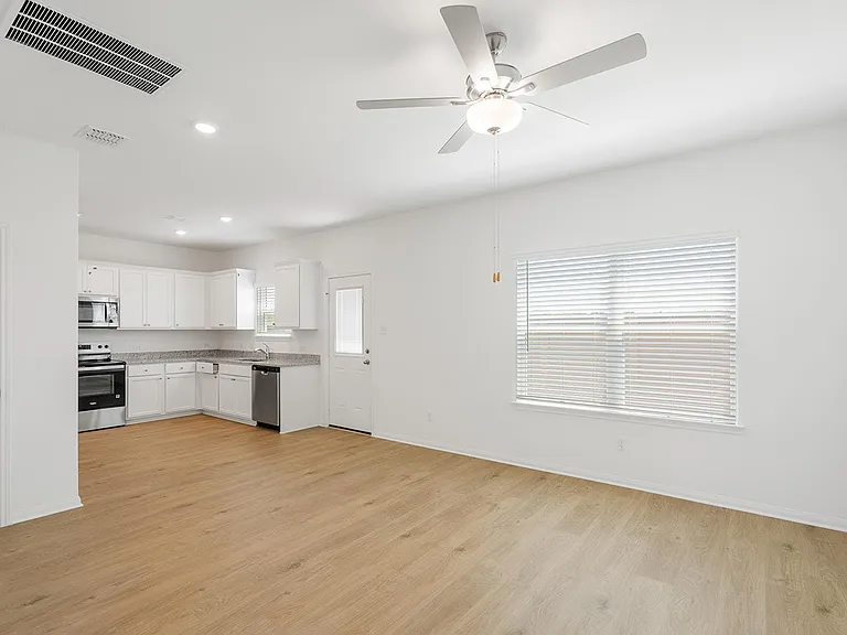128 Desert Hare Dr — Photo 2
