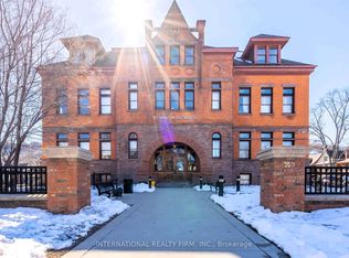 200 Stinson St #Penthouse 16, Hamilton, ON L8N 4J5