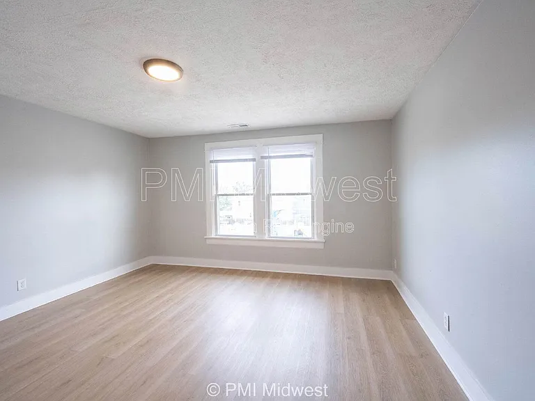 2209 E New York St #B — Photo 11