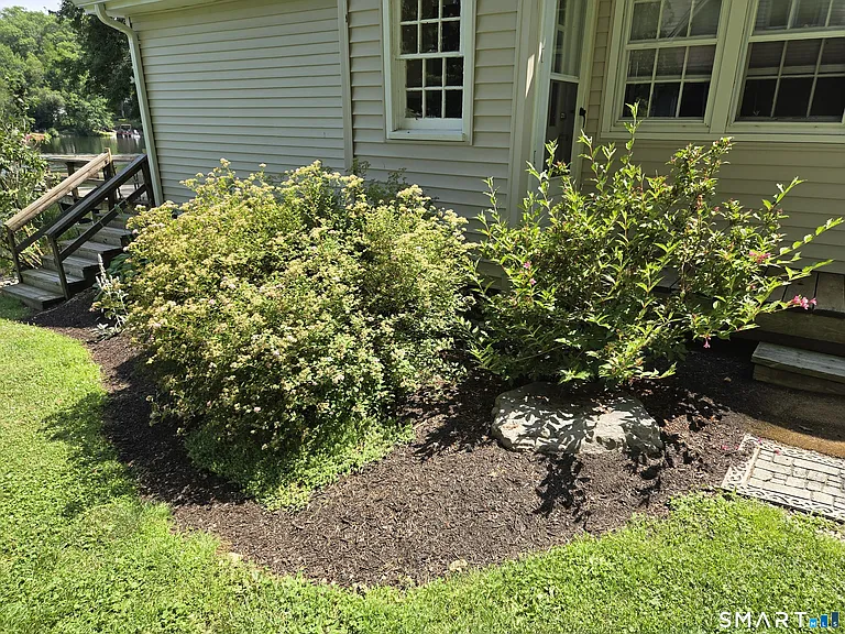 50 Beach Dr — Photo 24