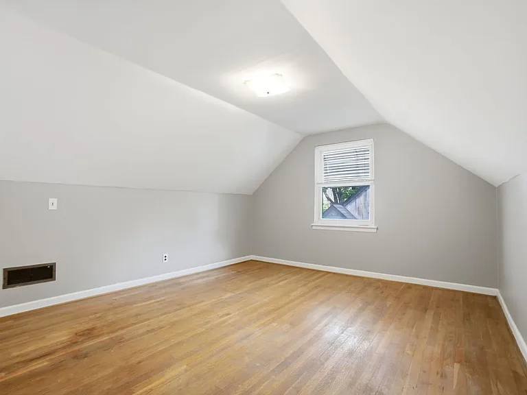 3267 Walmar Dr — Photo 11