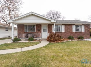 208 Trails End, Oregon, OH 43616