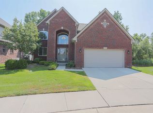 30092 Trailwood Dr, Warren, MI 48092