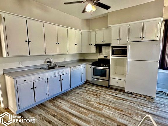 2nd image of 1632 S Central Ave