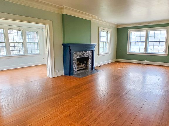 5th image of 704 E Harrison St