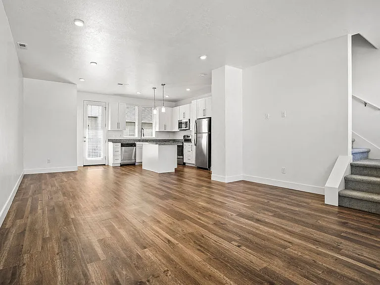 Aero Luxury Townhomes — Photo 10