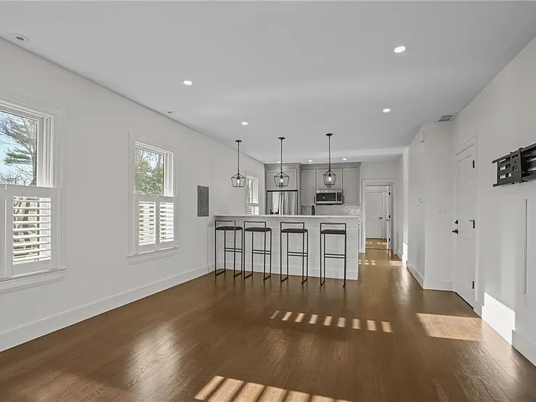 8 Cross St #2 — Photo 5