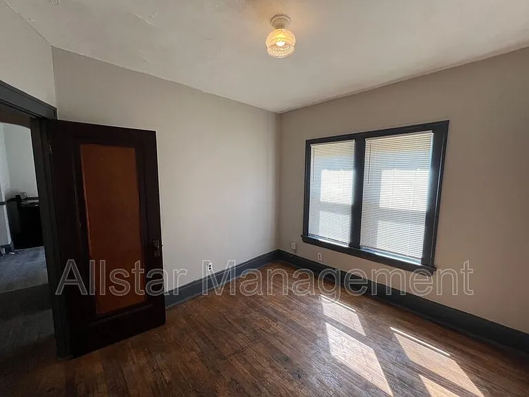 3638 E 149th St #2 — Photo 10