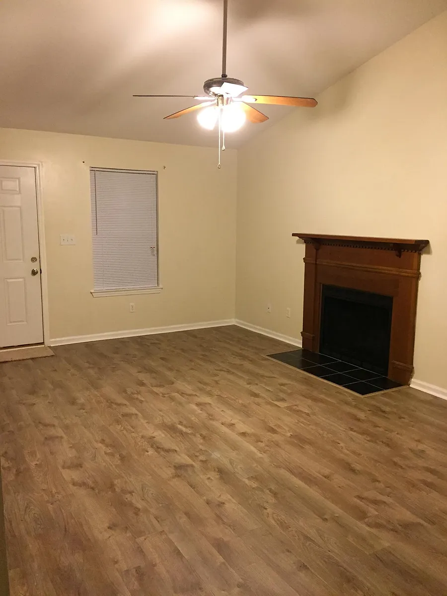 Living room with fireplace - 2817 Ridgecrest Dr