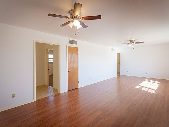 3rd image of 35 Del Norte Dr