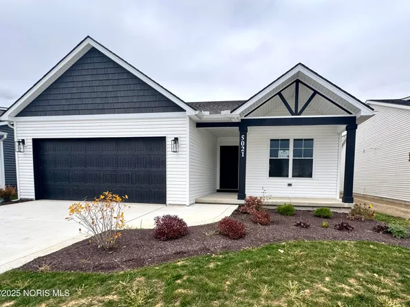 5021 Easton Dr, Oregon, OH 43616