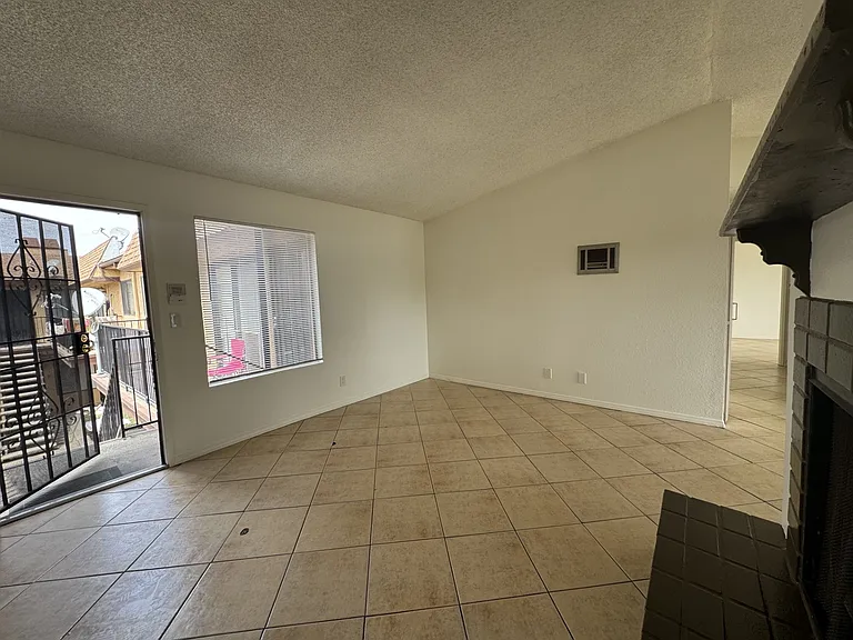 3730 43rd St #4 — Photo 3