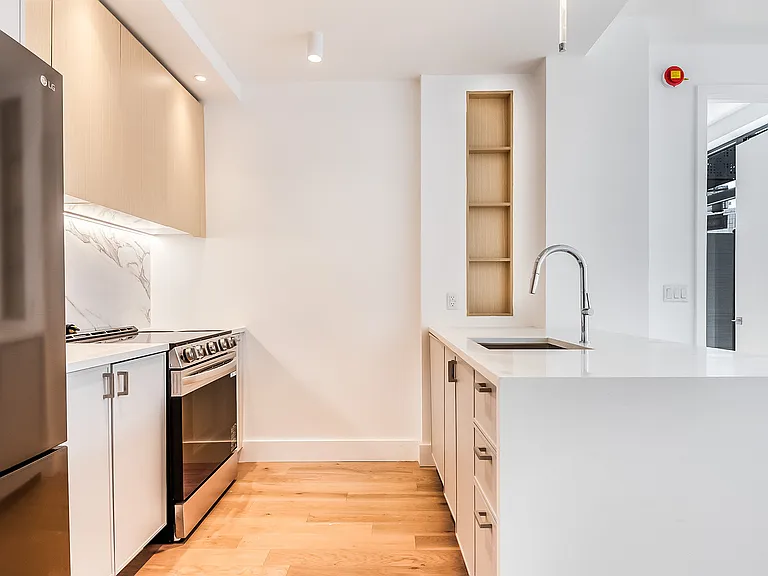 38-38 32nd St #910 — Photo 5