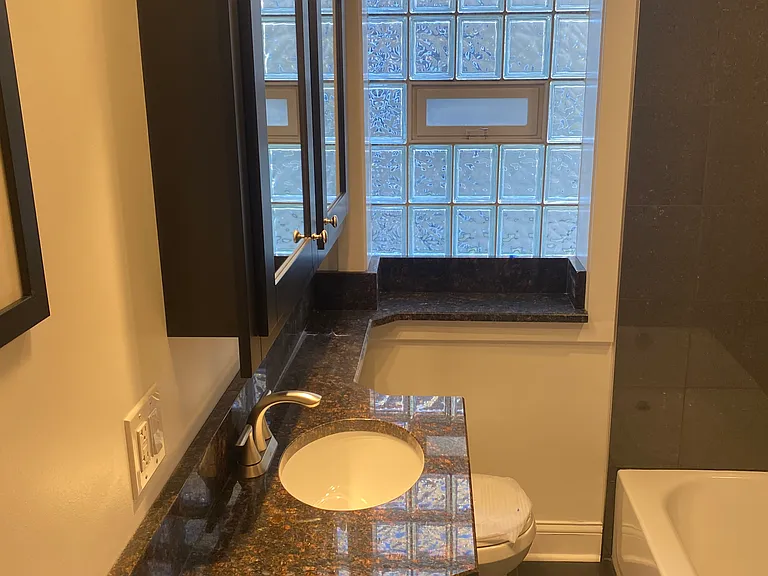 1046 N Spaulding Ave — Photo 18