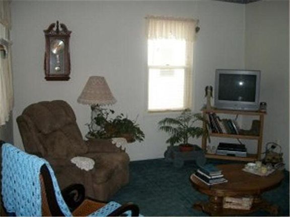 5th image of 567 South Street