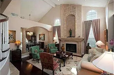 5 bed, 3.5 bath, 3467 sqft, $9,450 — Photo 3