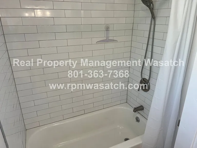 1388 Country Ln — Photo 25