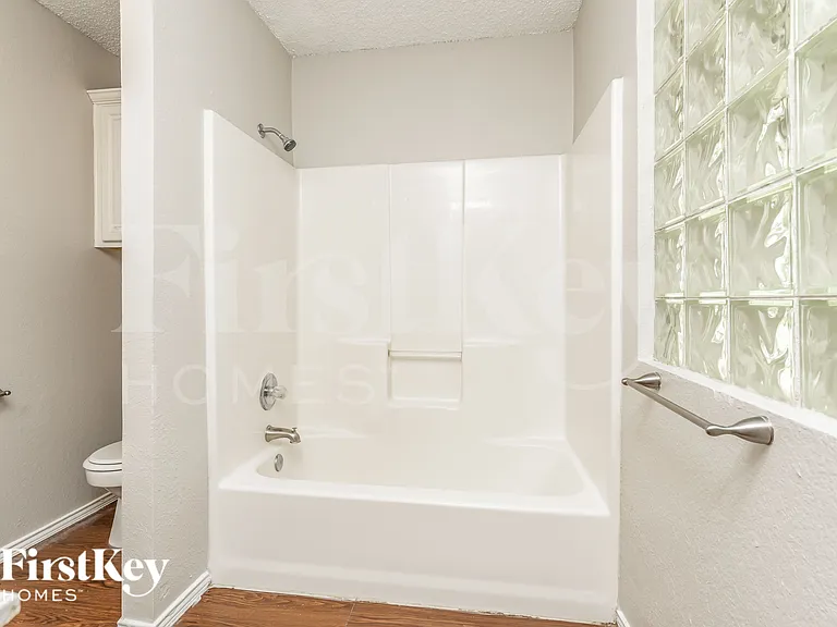 606 Plainview Dr — Photo 12
