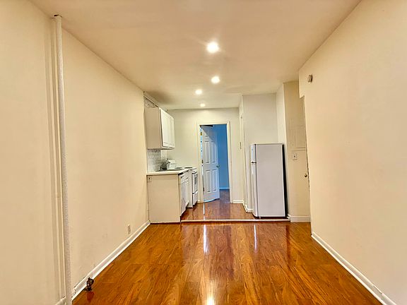 3rd image of 700 Sackett St #3