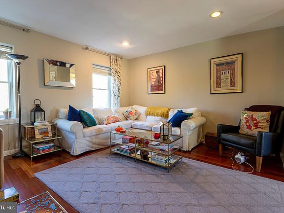 2nd image of 1708 Catharine St #2