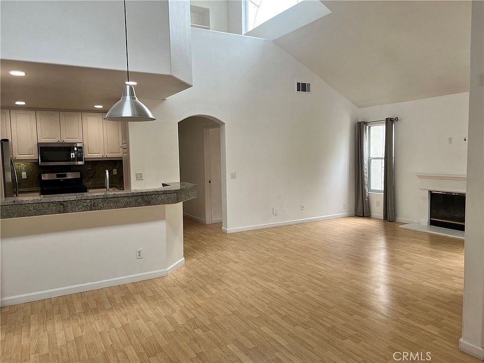 1st image of 44 La Mirage Cir