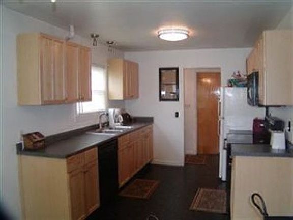 2nd image of 549 Eastern Heights Blvd