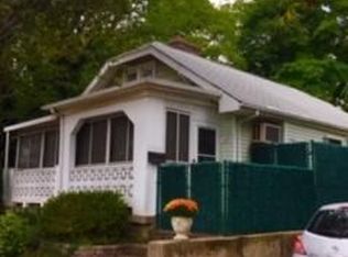 1409 Bay St, Staten Island, NY 10305