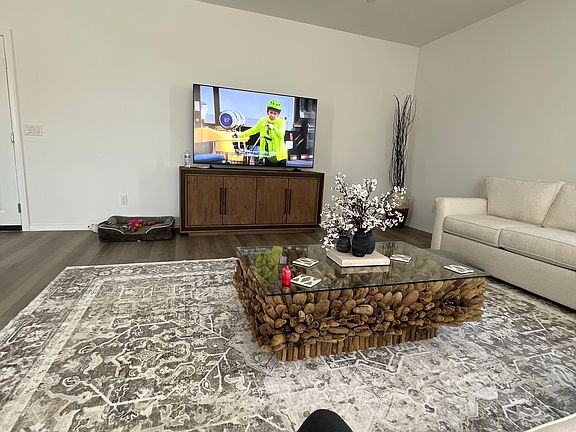4th image of 27390 Cades Cove St