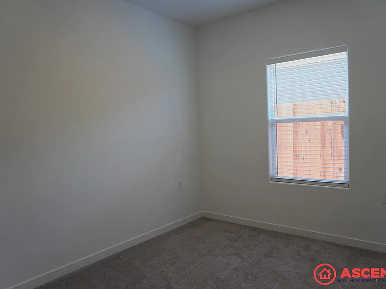 8206 Wandesford Dr — Photo 4