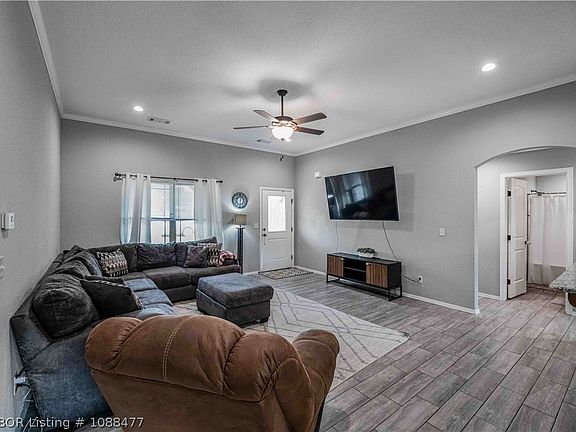 4th image of 129 Stone Dr