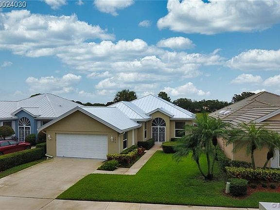 3rd image of 2615 SW Greenwich Way