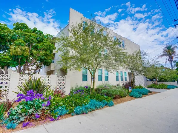 537 W Hyde Park Blvd