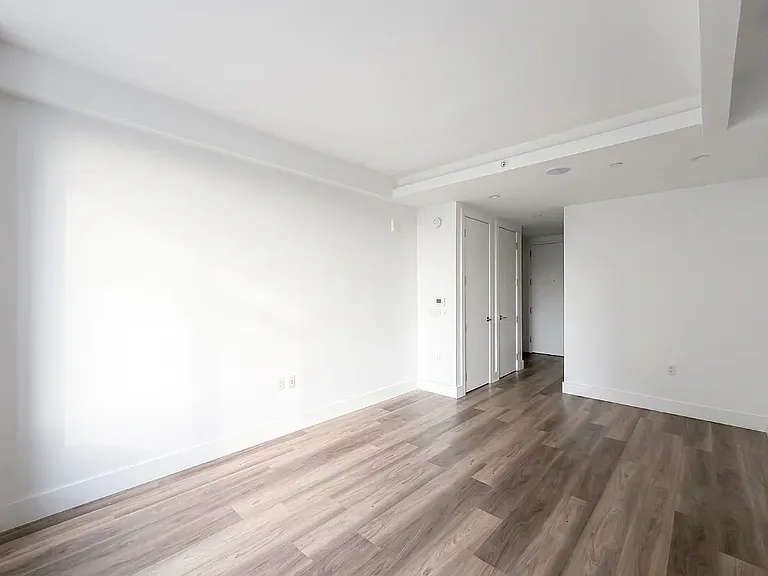 228 E 135th St #1906 — Photo 3