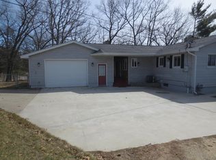 519 Grover Rd, Muskegon, MI 49442