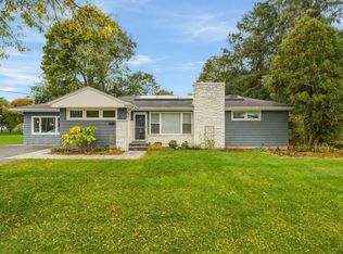 655 Gardners Neck Rd, Swansea, MA 02777