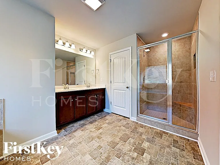 3204 Baylor Cir — Photo 6