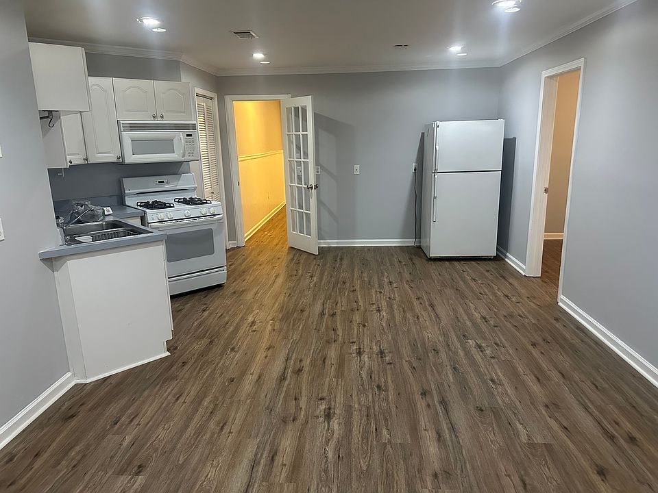 1st image of 2338 Snug Hbr NE