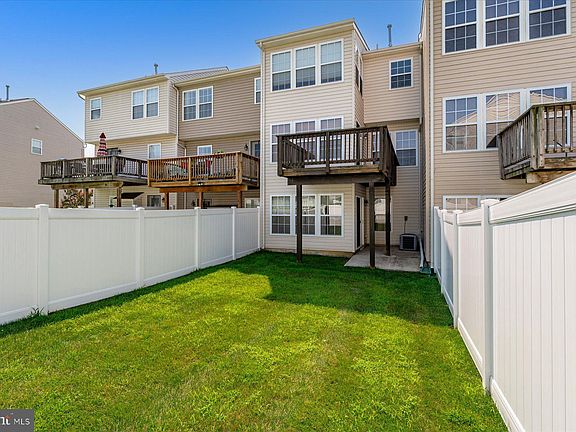 5th image of 604 Possum Trot Way