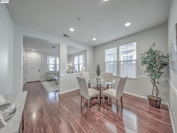 4th image of 34182 Valle Dr