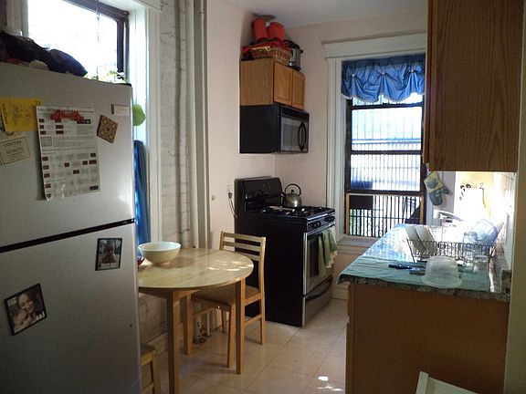 4th image of 407 14th St APT 2R