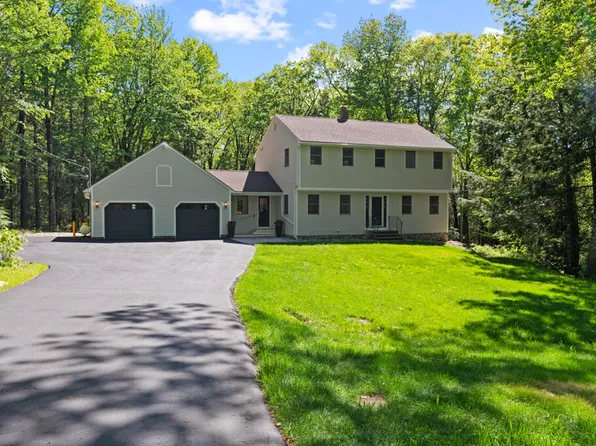 16 Pleasant Valley Road, Cumberland, ME 04021